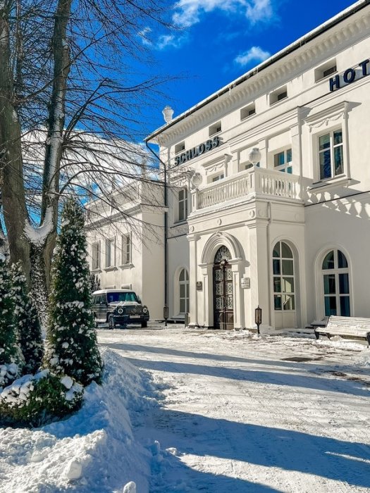 Прогулки по центральной улице на наших фотографиях.