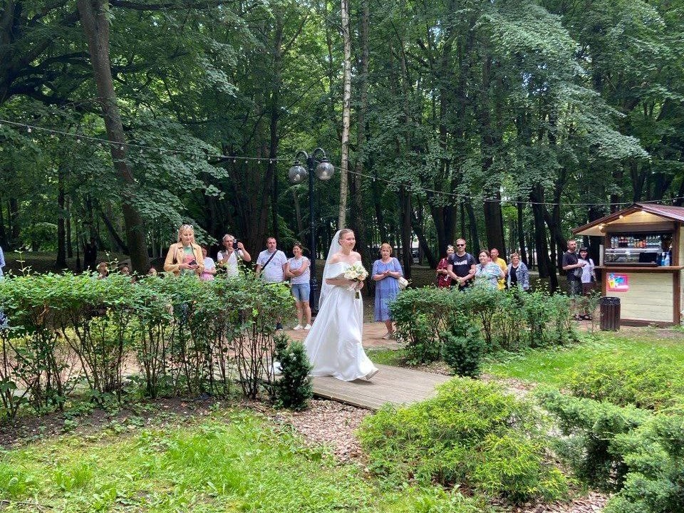 В Янтарном начался сезон выездных регистраций брака
