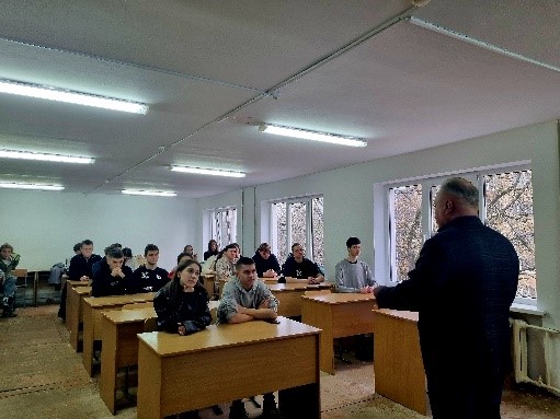 Встреча студентов 2 и 3 курсов с заместителем директора МАУ «Центр комплексного развития туризма «Янтарный» Шубиным Владиславом Васильевичем