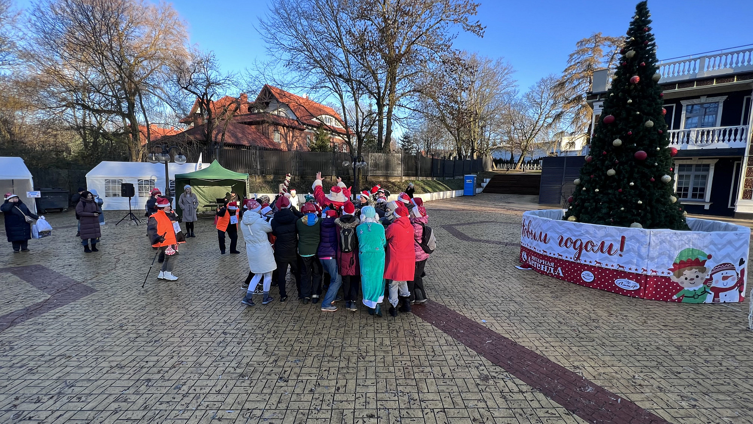 В минувшую субботу прошел долгожданный забег Дедов Морозов. Было солнечно, морозно и весело!
